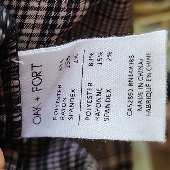 NWOT Oak + Fort button down, cropped length, off shoulder design. Med. Playful. - Picture 9 of 11